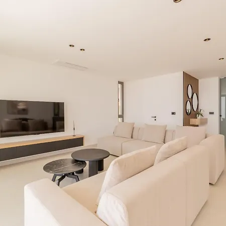 Reina マカルスカ