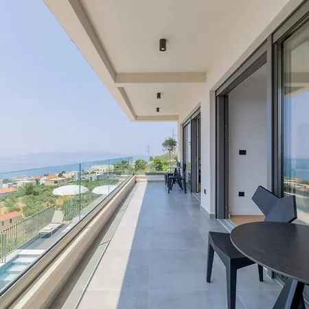 Reina * マカルスカ