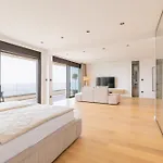 Reina 빌라 마카르스카