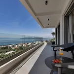 Reina * Μακάρσκα