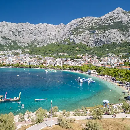 Reina * Makarska