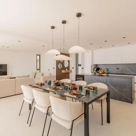 Reina Villa Makarska