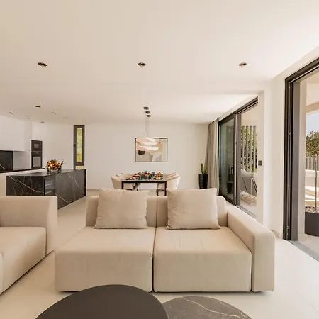 Reina Villa Makarska