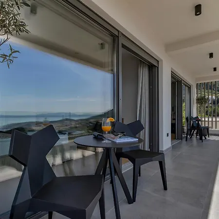 Reina Villa Makarska