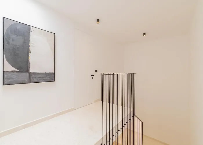 Reina * מאקרסקה