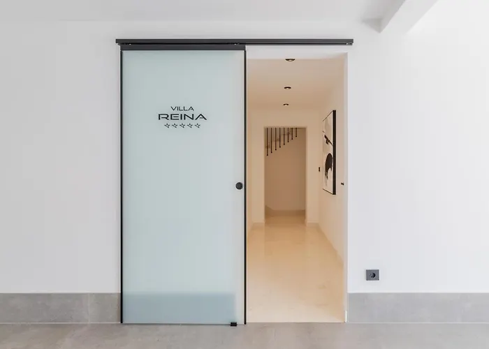 Reina וילה