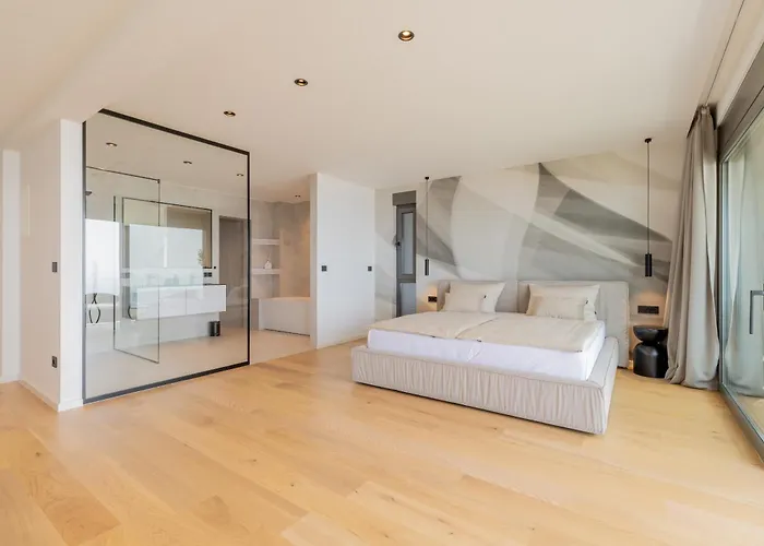 Reina וילה מאקרסקה